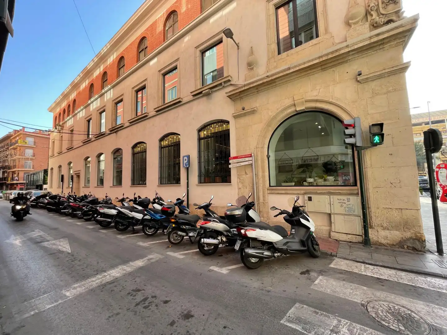 Vista exterior de Local en venta en Murcia