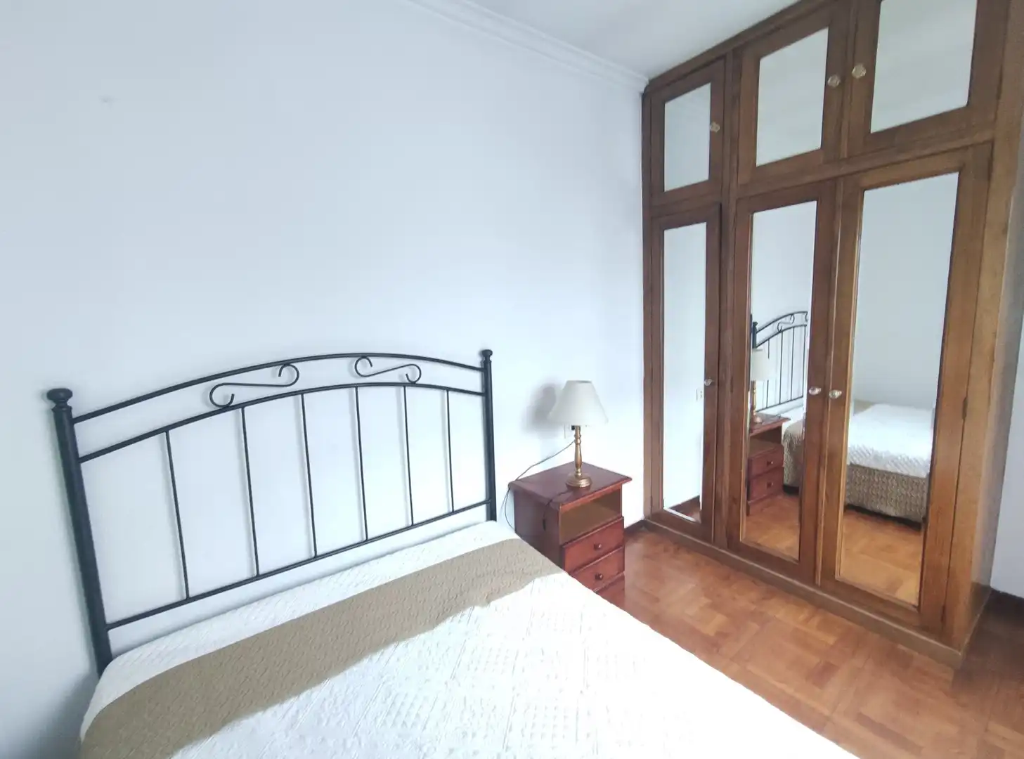 Bedroom of Flat for rent in Ourense Capital   with Heating, Furnished and Oven