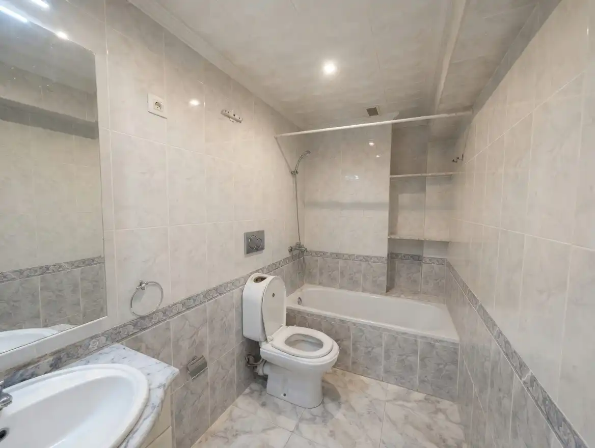 Baño de Piso en venta en Torrent con Aire acondicionado