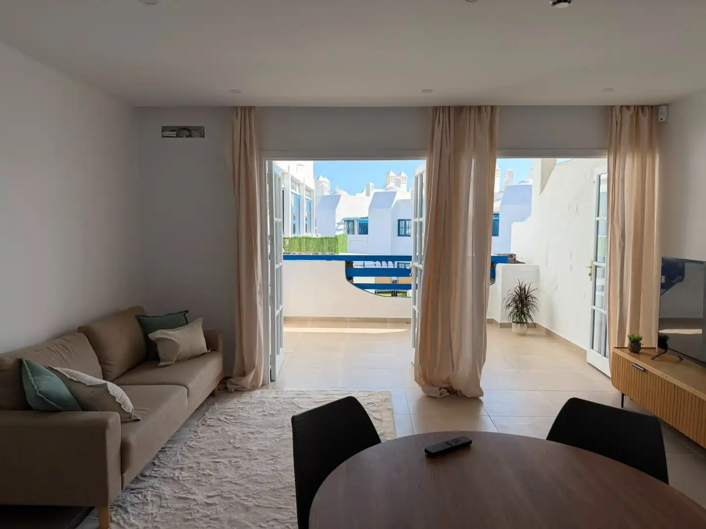 Sala de estar de Apartamento en venta en Adeje con Terraza, Amueblado y Piscina comunitaria