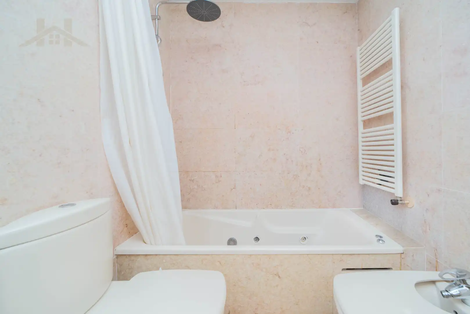 Baño de Piso en venta en Zona Monte El Pilar