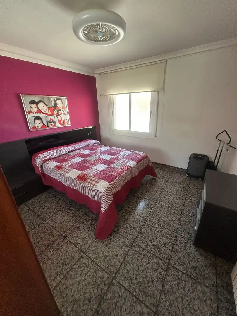 Habitación de Casa adosada en venta en Badalona con Aire acondicionado, Calefacción y Terraza