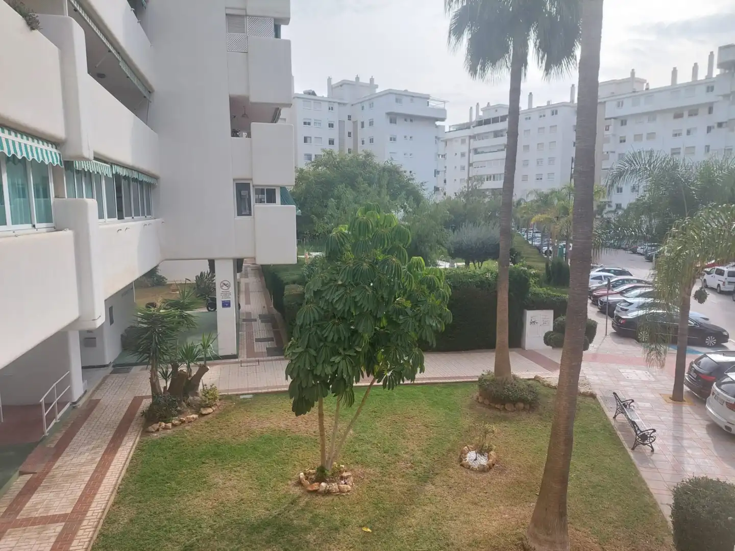 Außenansicht von Wohnung zum Verkauf in Fuengirola mit Klimaanlage, Möbliert und Waschmaschine