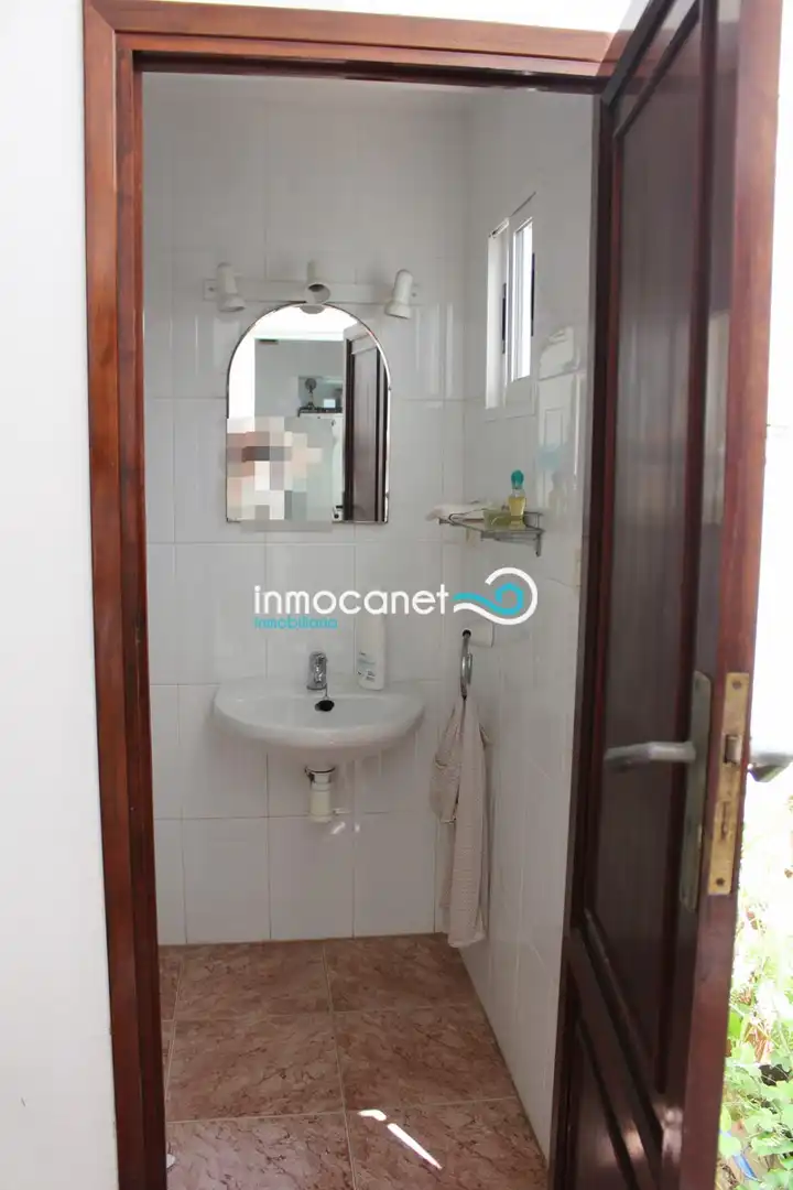 Bany de Apartament en venda en Oliva amb Traster