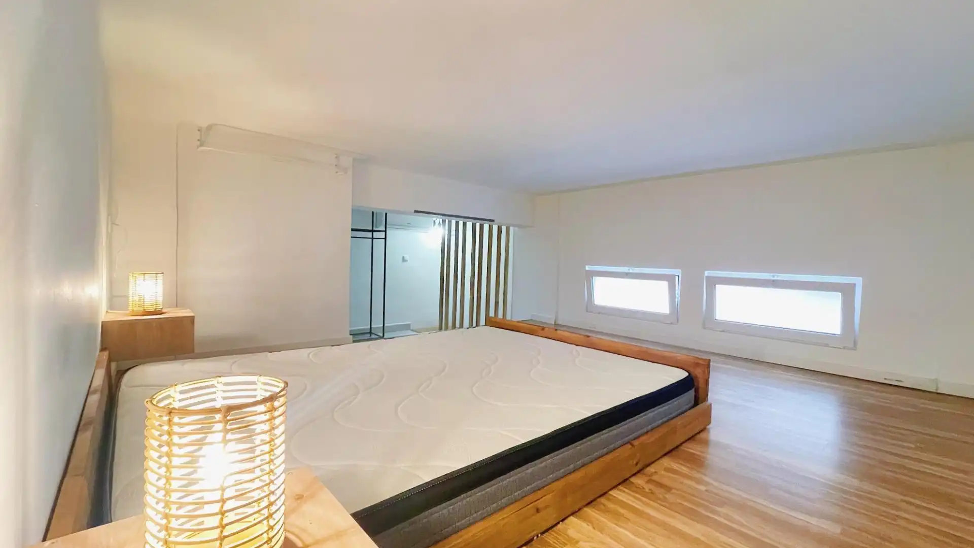 Dormitori de Local en venda en  Valencia Capital amb Aire condicionat i Moblat