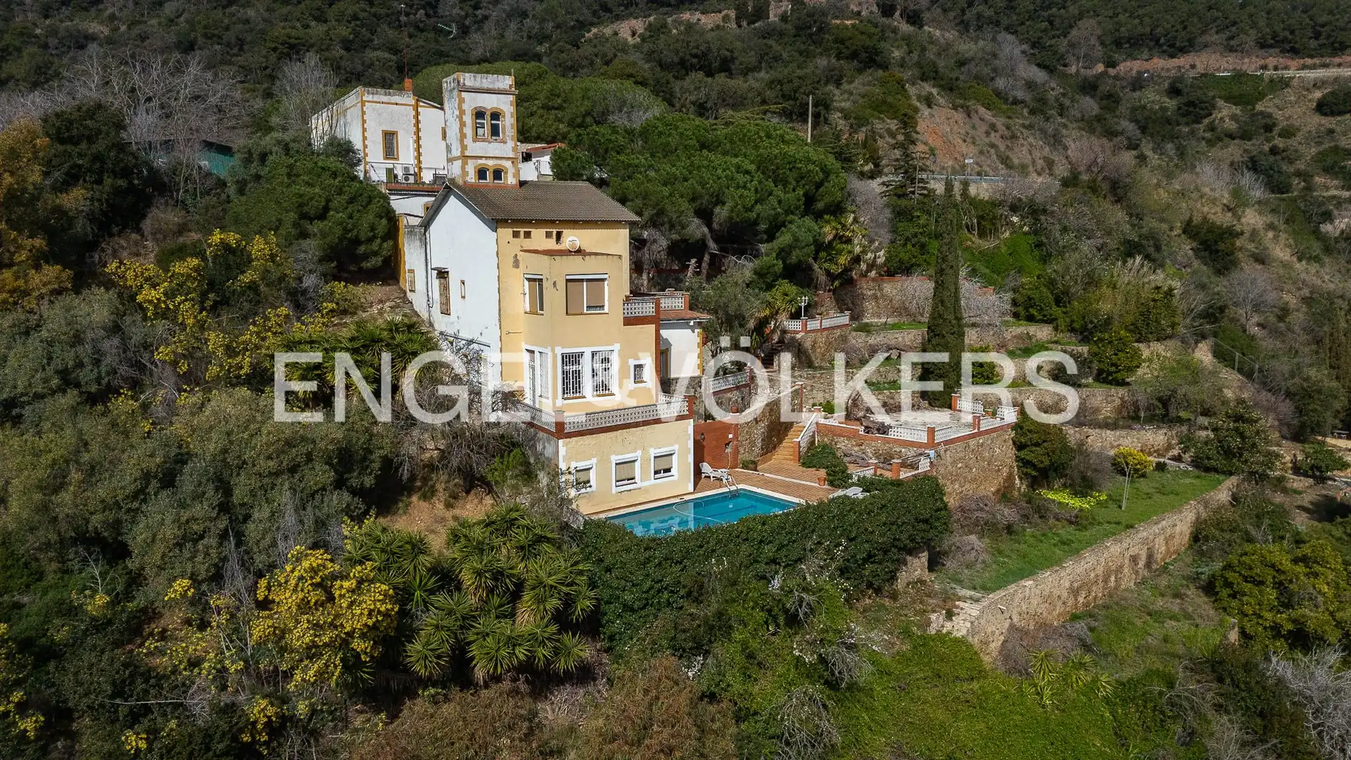 Außenansicht von Country house zum Verkauf in Barcelona mit Heizung, Parkett und Terrasse