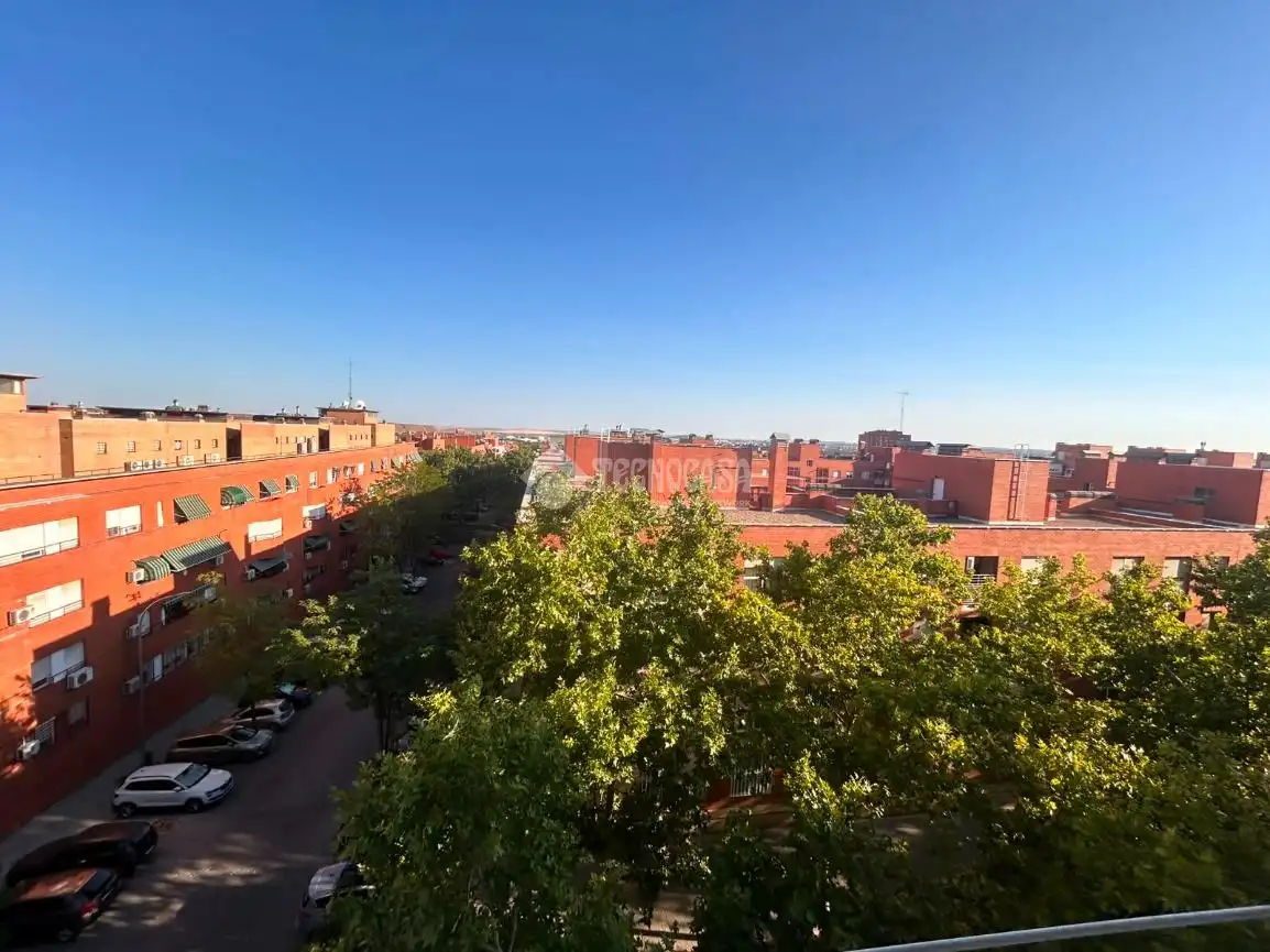 Vista exterior de Piso en venta en Madrid
