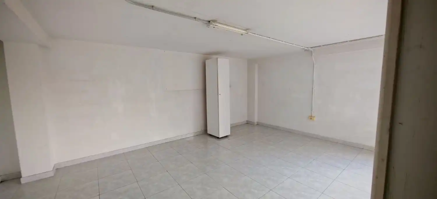 Business premises to rent in A Malata - Catabois - Ciudad Jardín, imagen 3