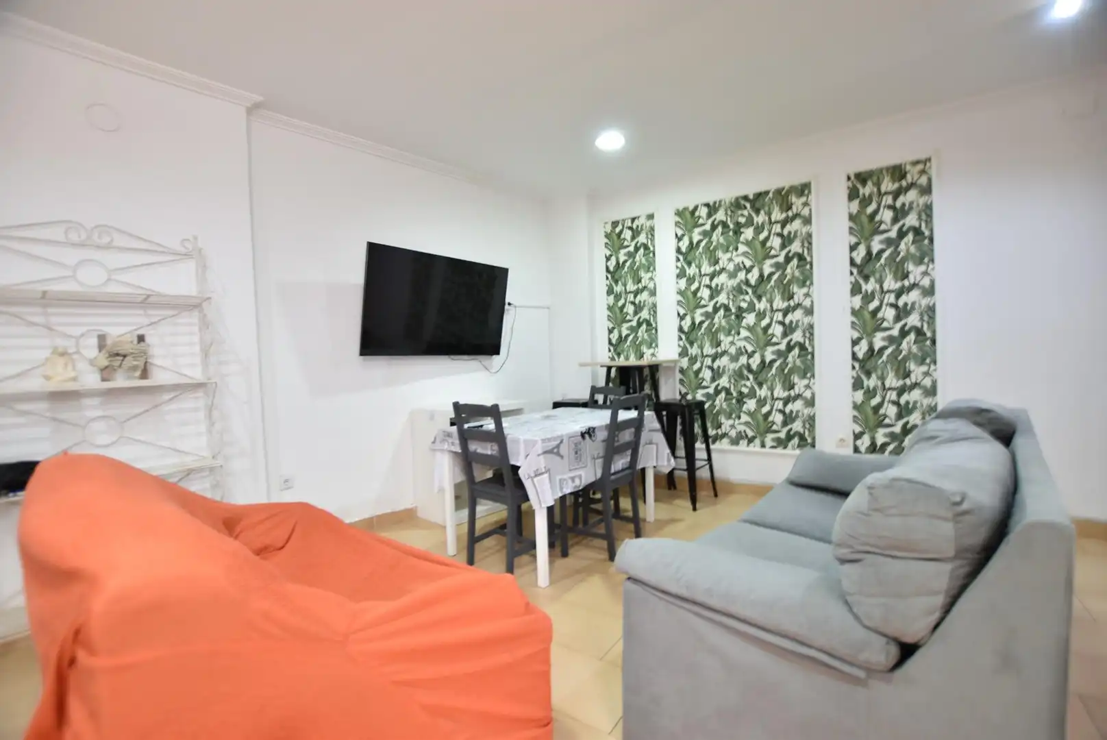 Sala d'estar de Pis de lloguer en Granada amb Calefacció i Moblat