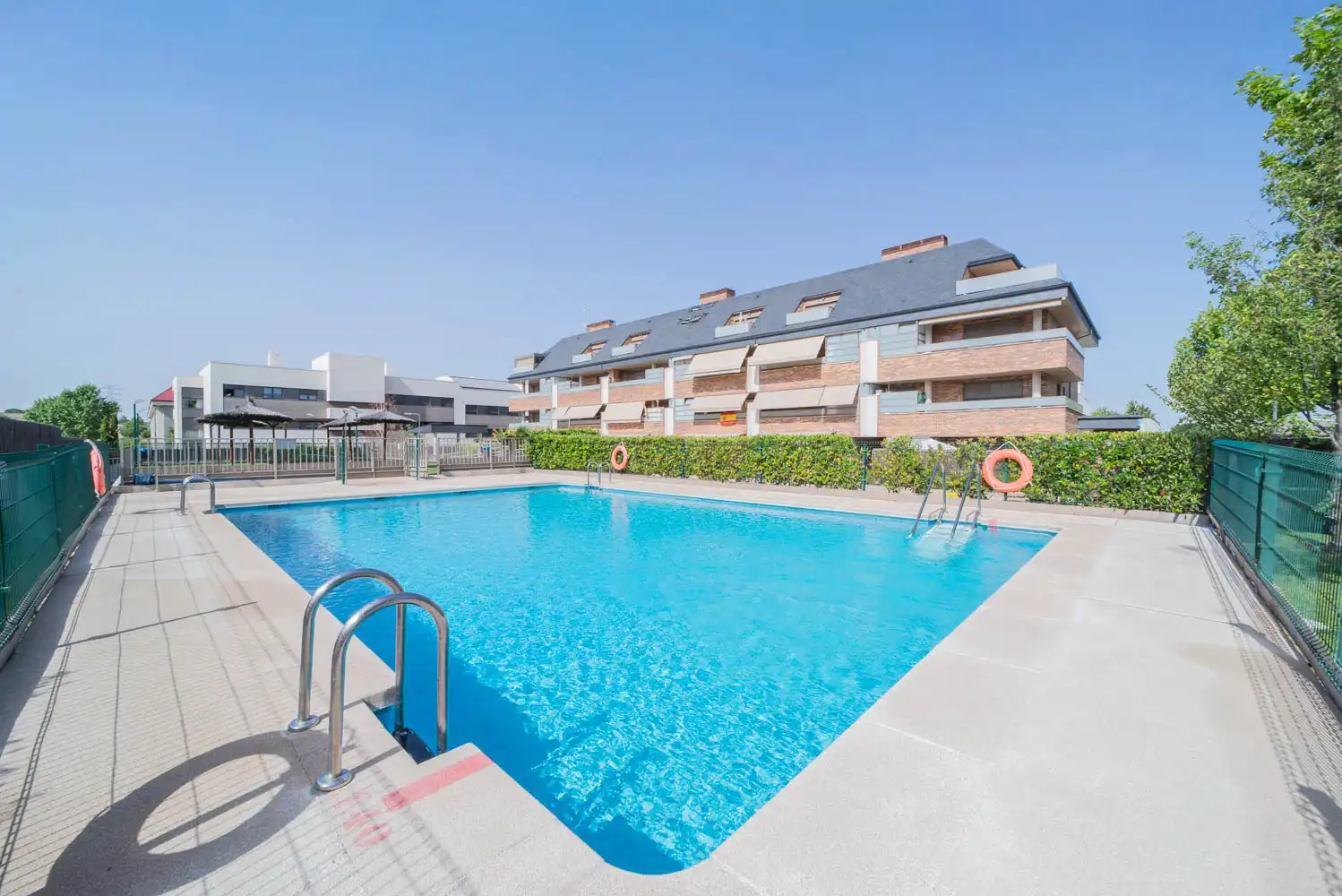 Piscina de Pis en venda en Boadilla del Monte amb Aire condicionat, Calefacció i Terrassa