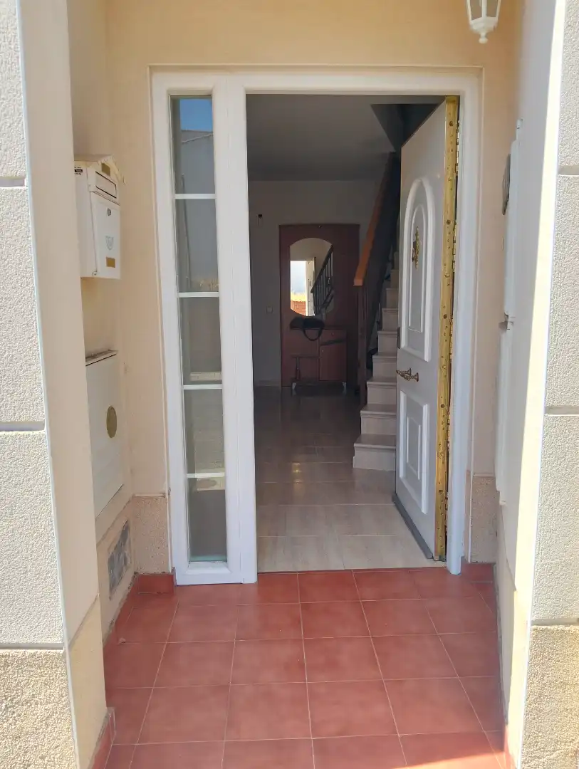 Casa adosada en venda en Bargas amb Aire condicionat, Calefacció i Moblat
