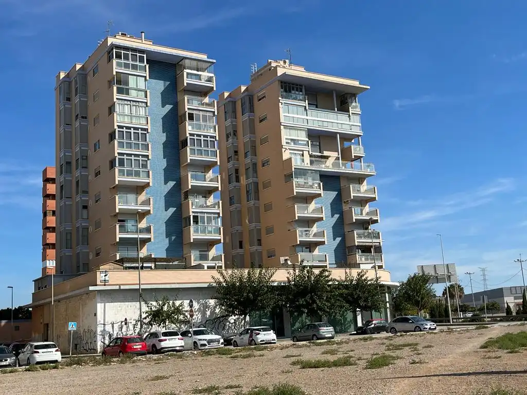 Vista exterior de Local en venta en Cartagena