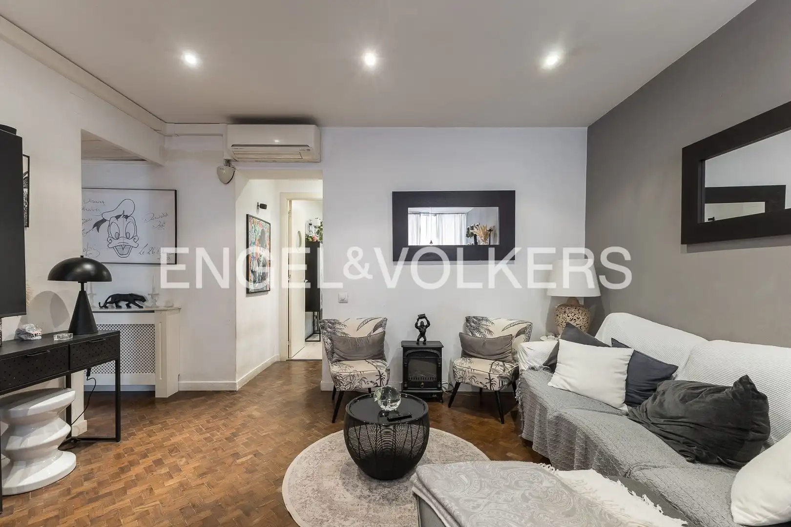 Sala de estar de Piso en venta en L'Hospitalet de Llobregat con Aire acondicionado, Calefacción y Parquet