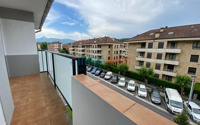 Exterior view of Flat for sale in Beasain  with Terrace, Storage room and Furnished