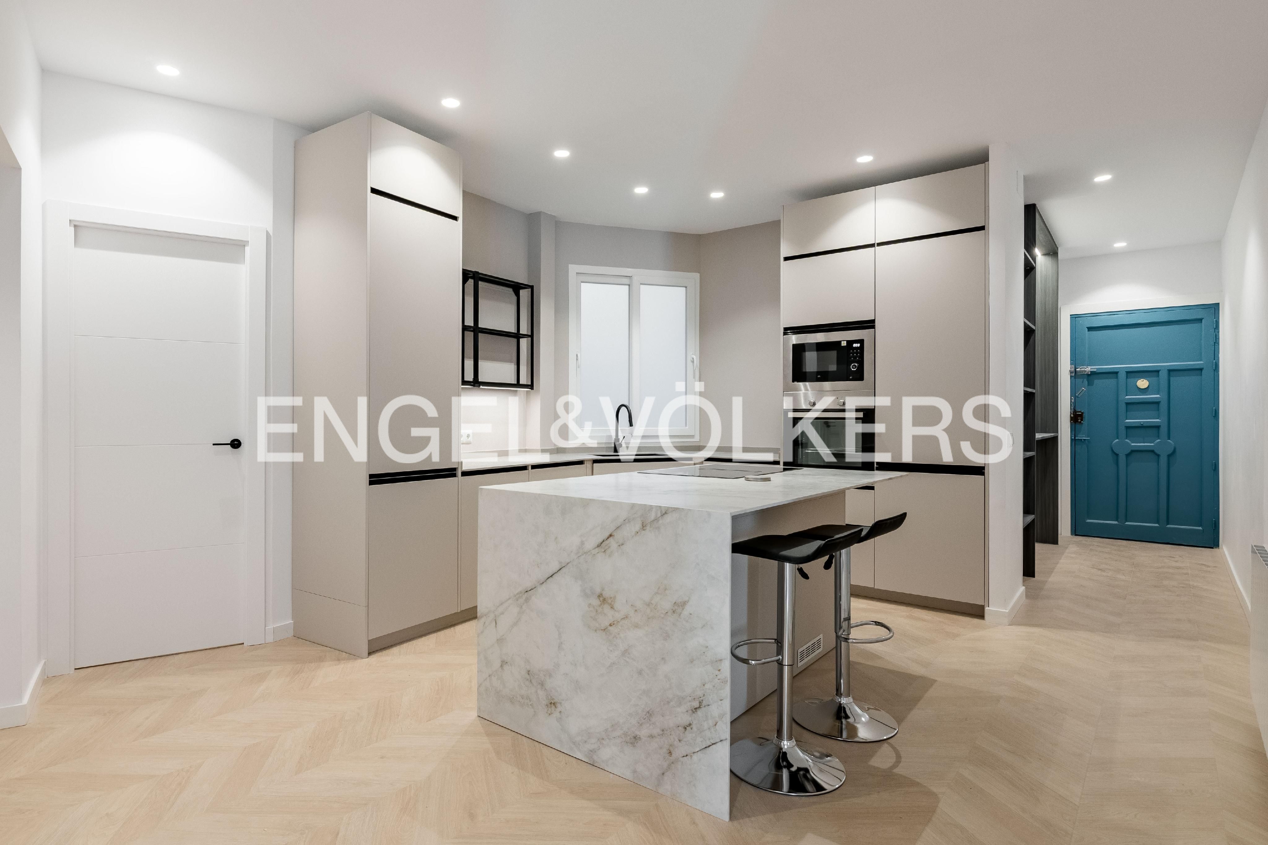 Kitchen of Apartment for sale in  Madrid Capital  with Air Conditioner, Heating and Balcony