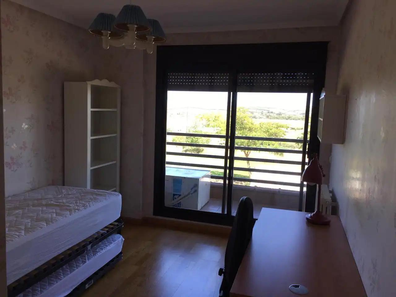 Habitación de Casa o chalet de alquiler en Villanueva de Gállego con Aire acondicionado, Calefacción y Jardín privado