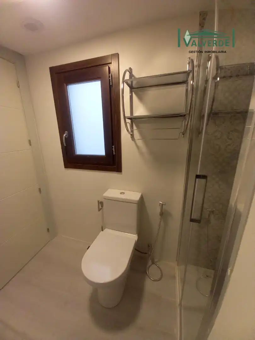 Badezimmer von Wohnung zur Miete in Granada mit Klimaanlage, Heizung und Möbliert