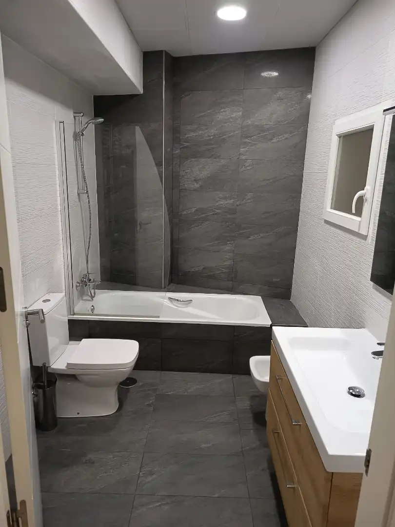 Bathroom of Flat for rent in Murcia  with Air Conditioner, Heating and Furnished