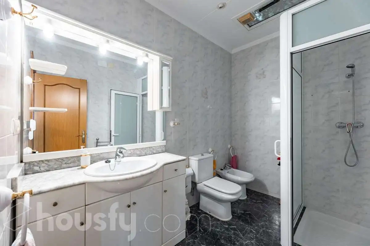 Baño de Casa o chalet en venta en Sabadell con Calefacción, Terraza y Trastero