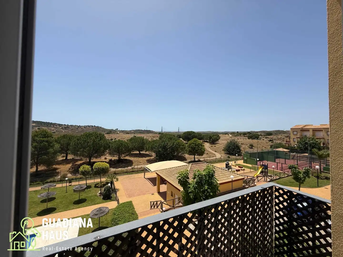 Vista exterior de Apartament en venda en Ayamonte amb Aire condicionat, Calefacció i Jardí privat