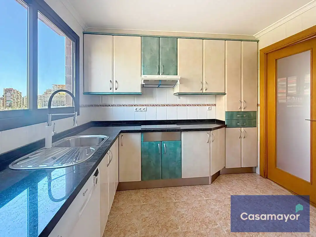 Kitchen of Flat for rent in Alicante / Alacant  with Air Conditioner, Heating and Private garden