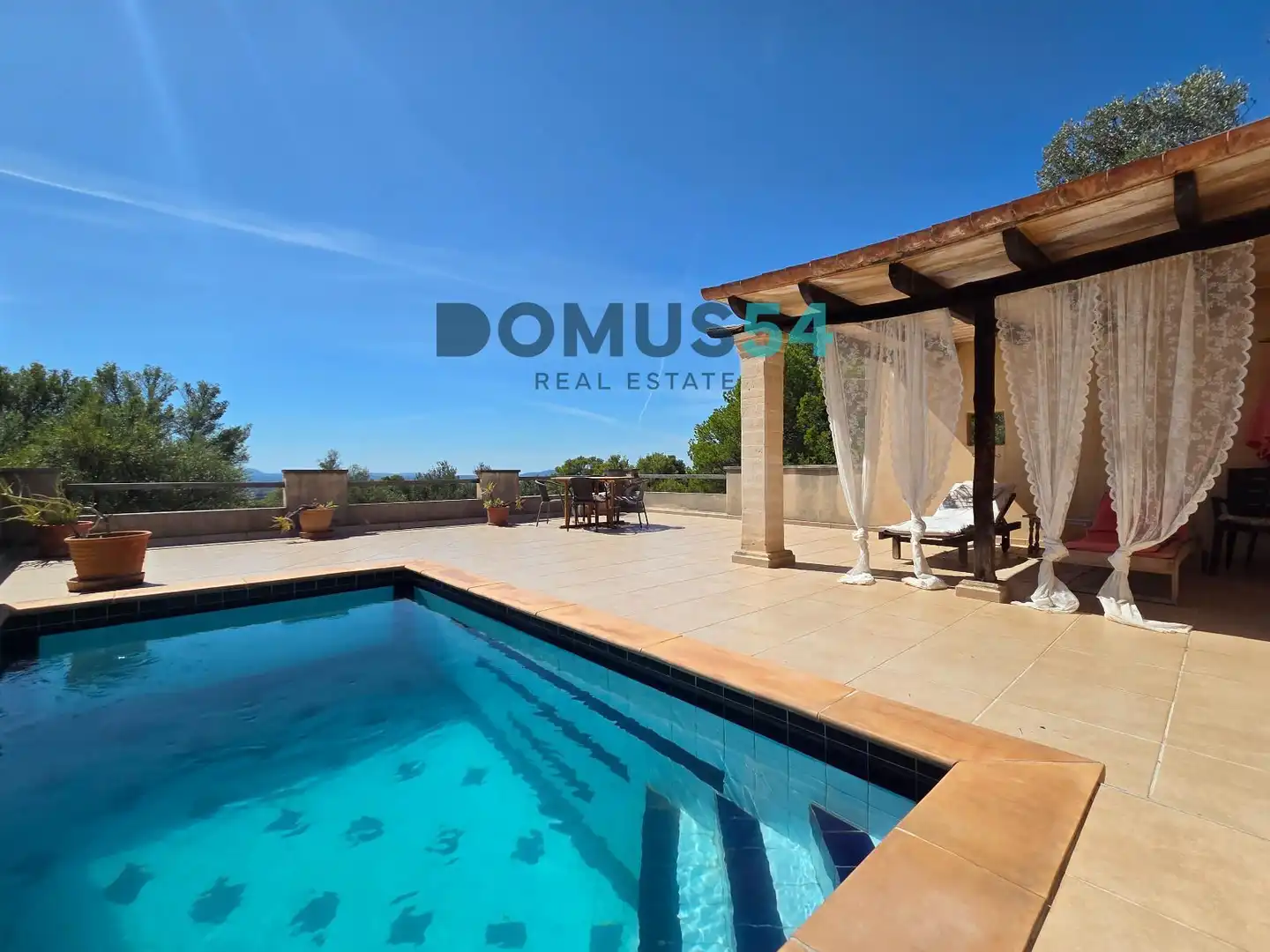 Casa rústica con piscina en venta en Selva
