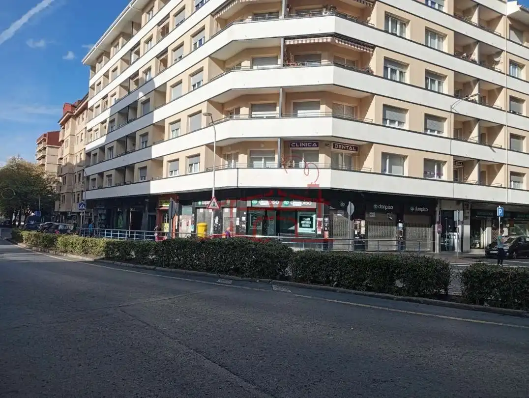 Local comercial de lloguer a Durango