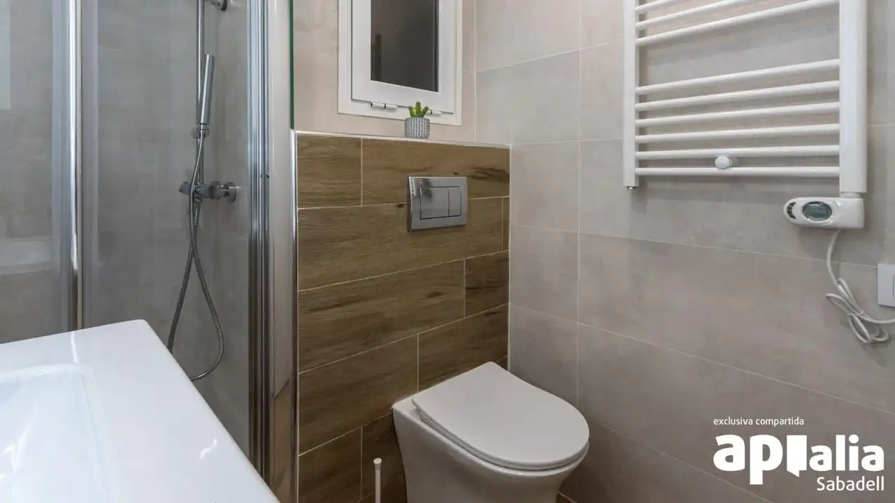 Baño de Piso en venta en Sabadell con Aire acondicionado, Calefacción y Parquet