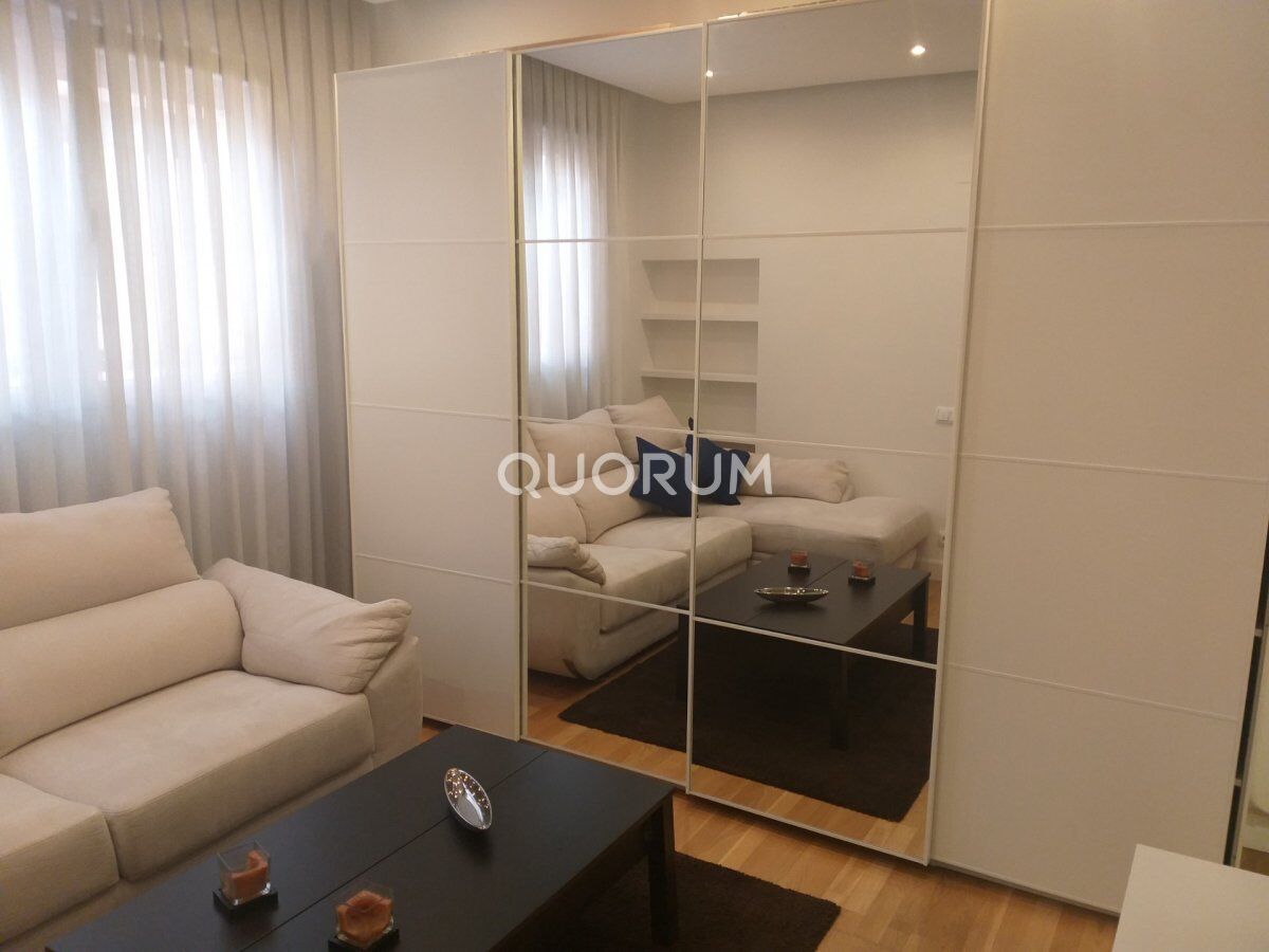 Dormitori de Apartament en venda en Bilbao  amb Calefacció i Parquet