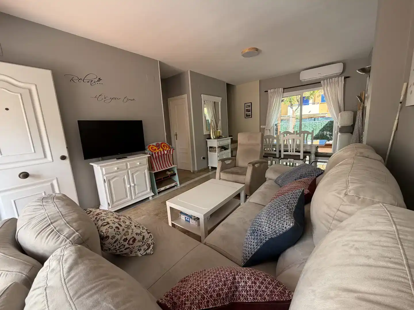 Wohnzimmer von Einfamilien-Reihenhaus zur Miete in Islantilla Golf