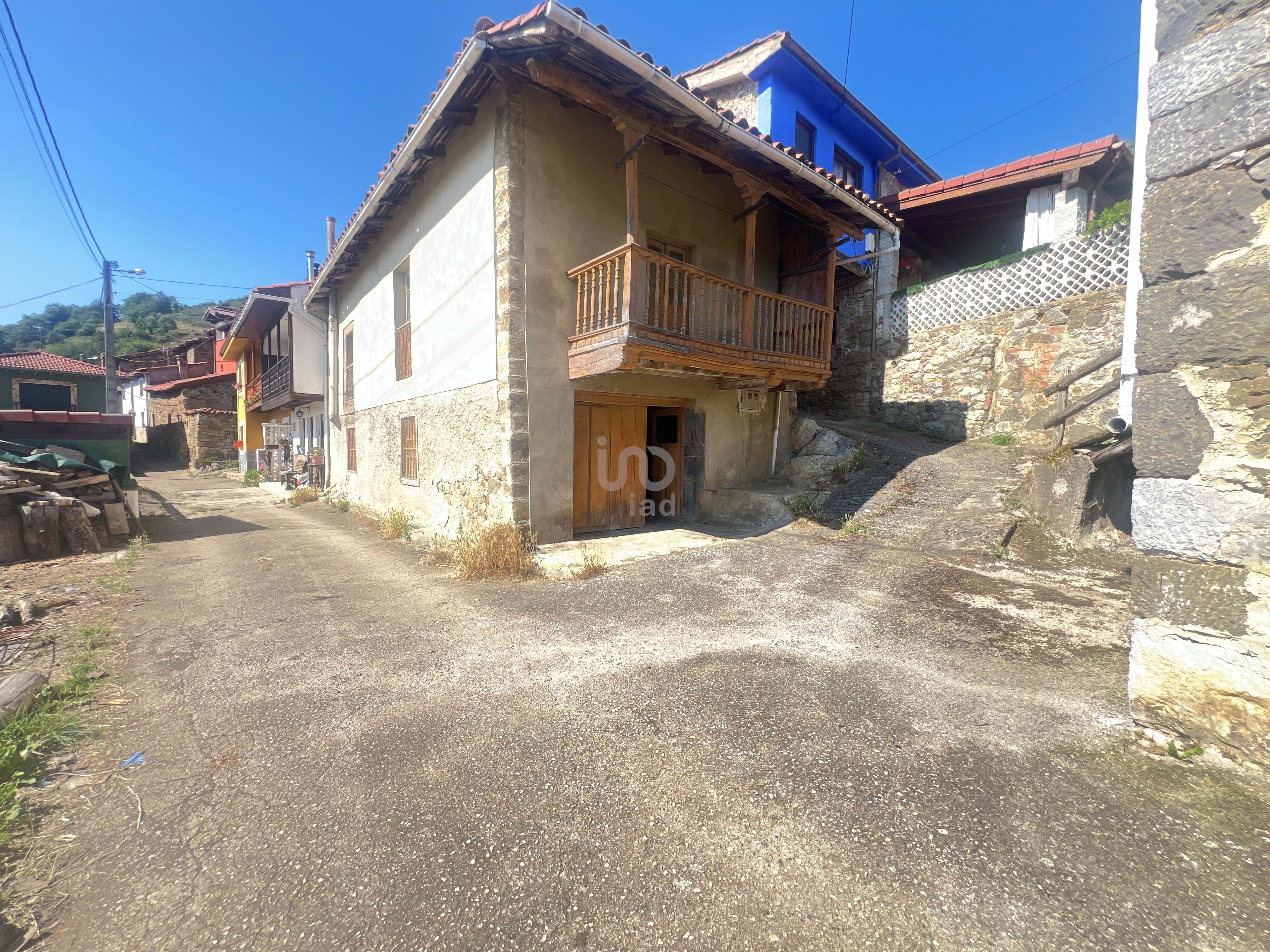 Exterior view of Building for sale in Lena