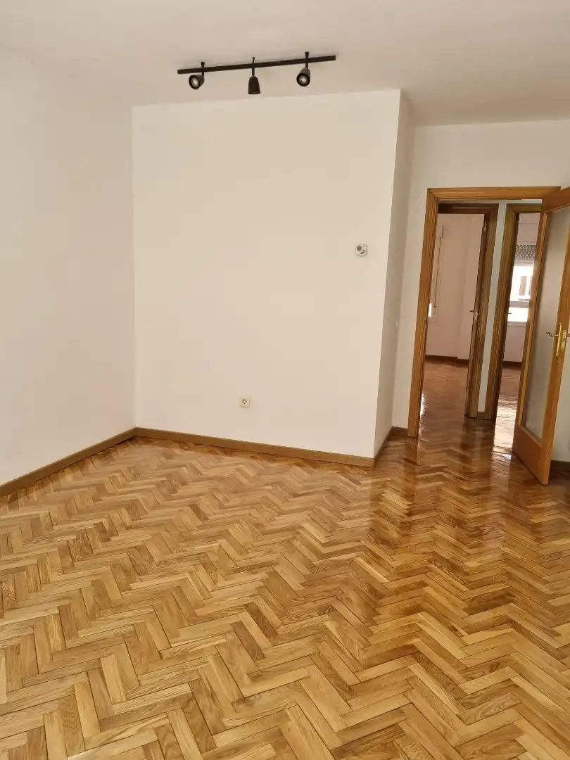 Piso de alquiler en Madrid con Calefacción, Parquet y Trastero
