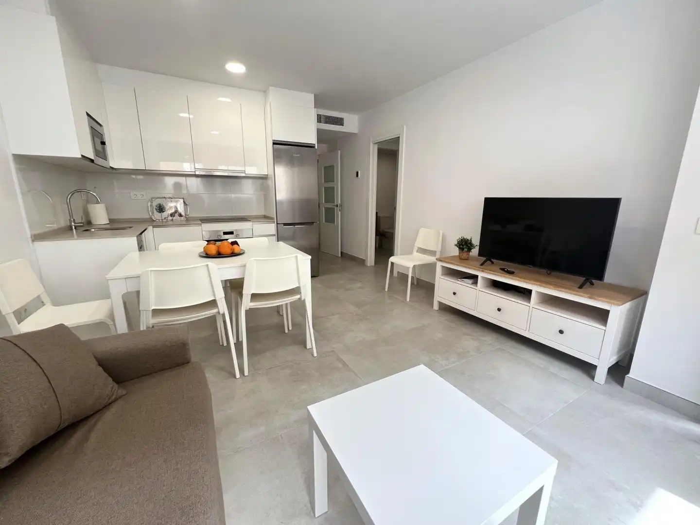 Sala d'estar de Apartament de lloguer en Fuengirola amb Aire condicionat, Calefacció i Terrassa