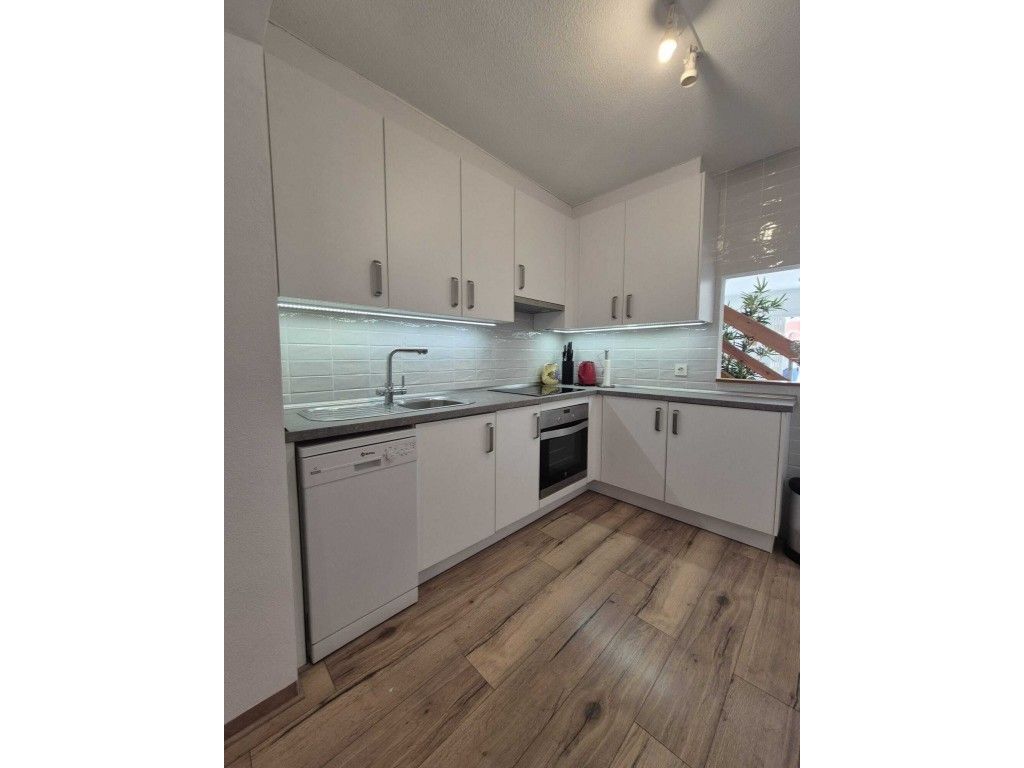 Kitchen of Single-family semi-detached for sale in Torrevieja  with Air Conditioner, Terrace and Furnished