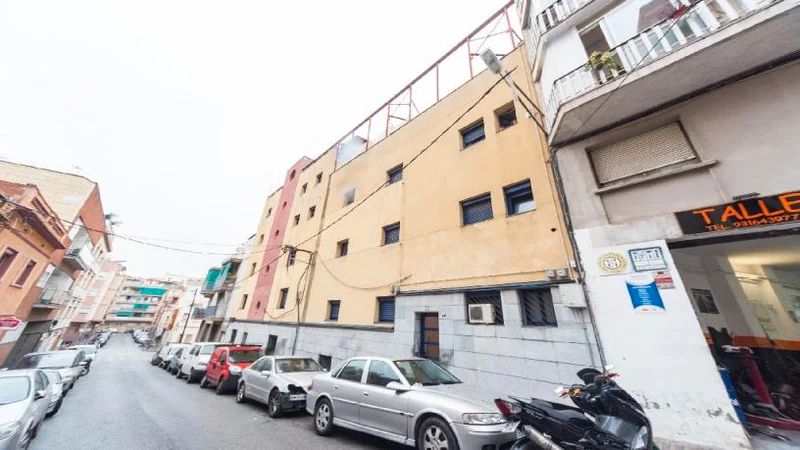 Exterior view of Flat for sale in Santa Coloma de Gramenet