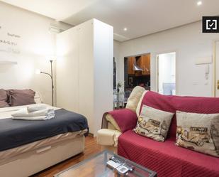 Bedroom of Flat to rent in  Madrid Capital  with Air Conditioner, Heating and Furnished