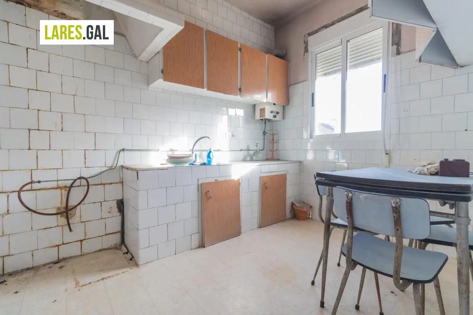 Cuina de Casa o xalet en venda en Cangas  amb Terrassa