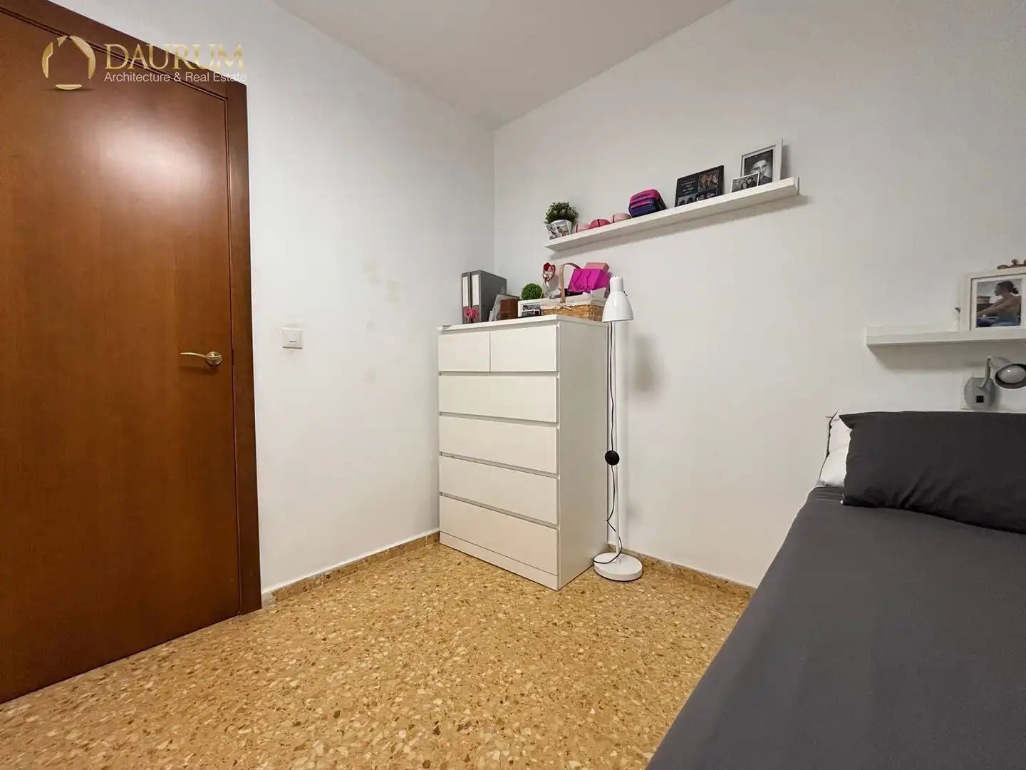Habitación de Piso en venta en Paterna con Aire acondicionado, Trastero y Amueblado