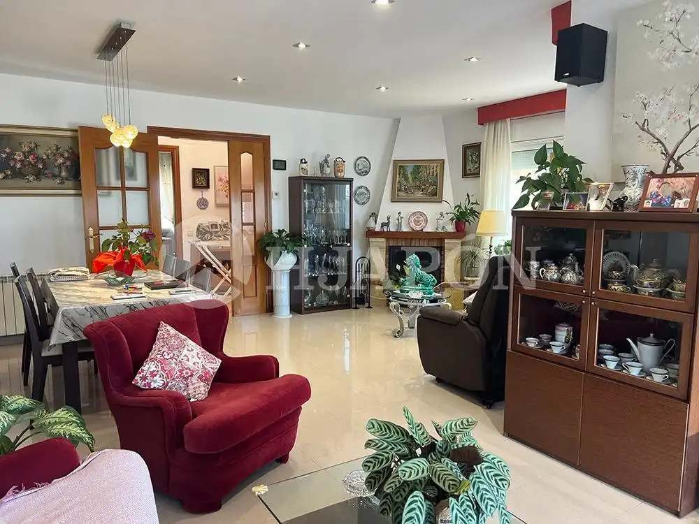 Sala d'estar de Casa o xalet en venda en Vilassar de Dalt amb Aire condicionat, Calefacció i Jardí privat