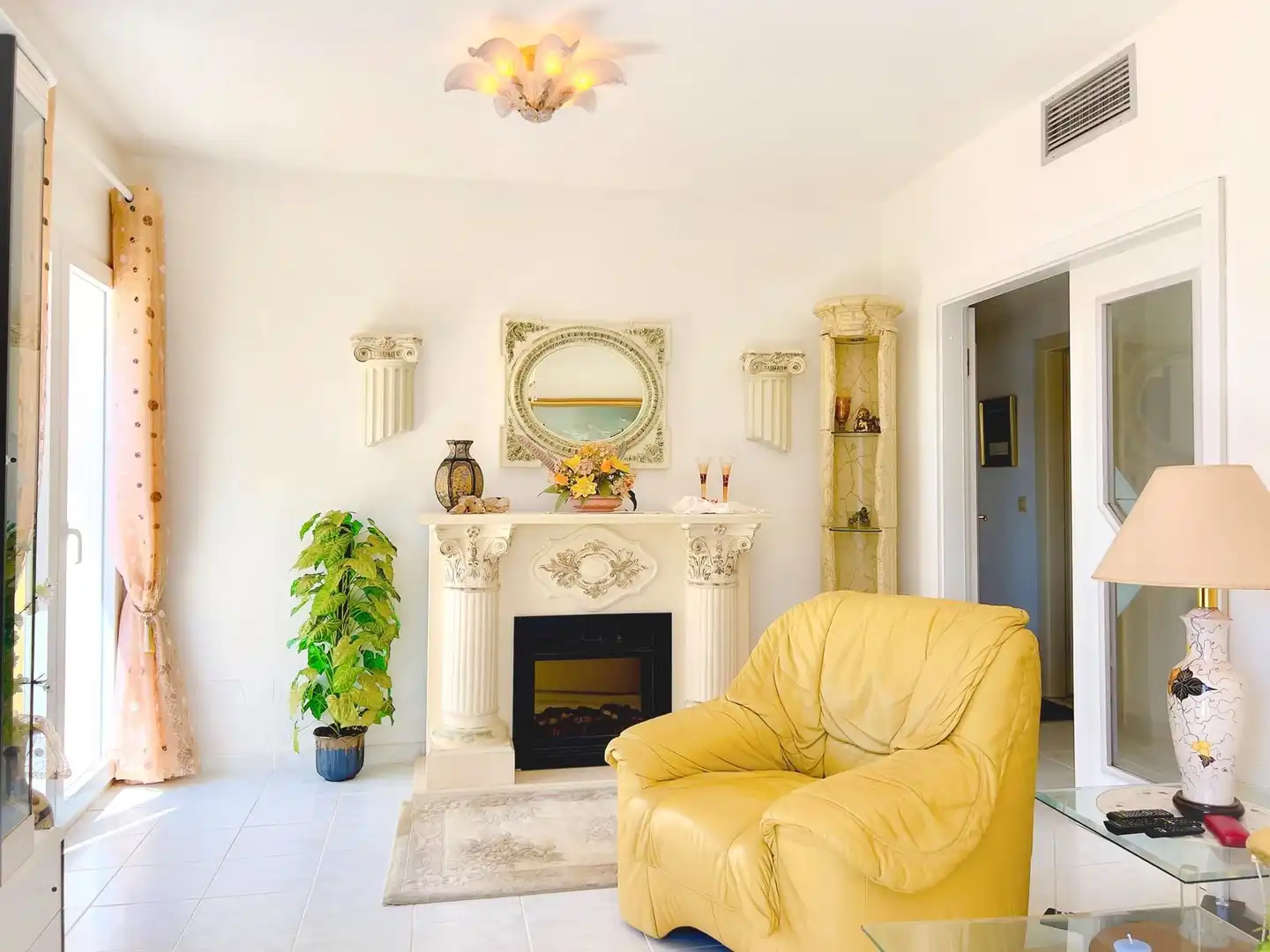 Wohnzimmer von Haus oder Chalet zum Verkauf in La Manga del Mar Menor mit Klimaanlage, Heizung und Privatgarten