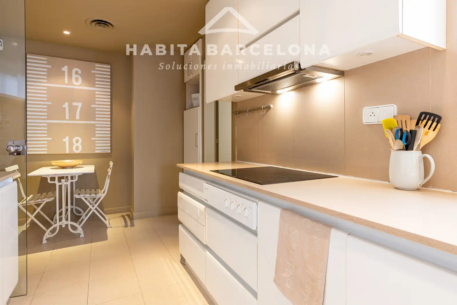 Cocina de Piso de alquiler en Barcelona con Aire acondicionado, Calefacción y Parquet