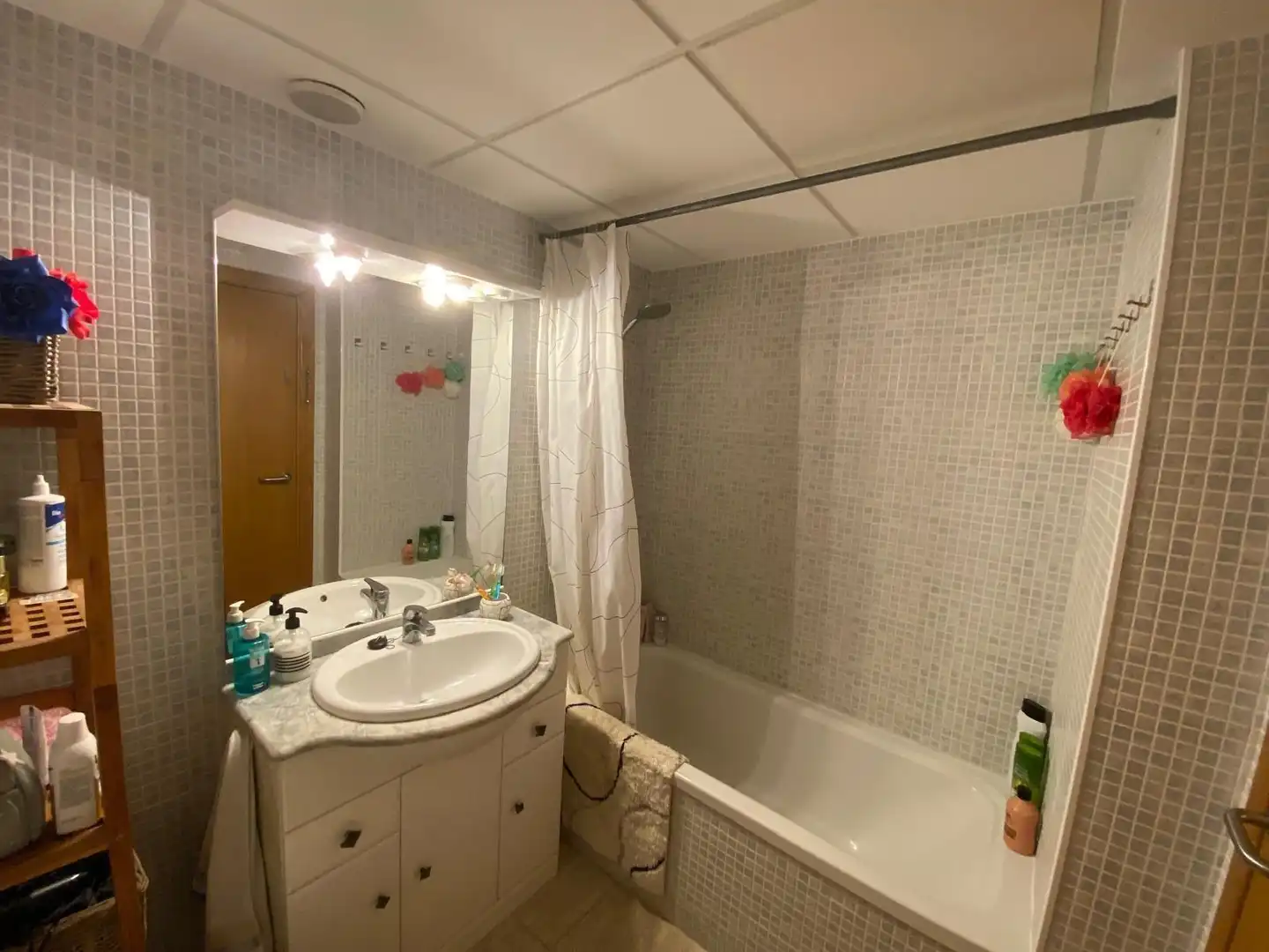 Badezimmer von Einfamilien-Reihenhaus zum Verkauf in Alcanar mit Klimaanlage, Privatgarten und Abstellraum