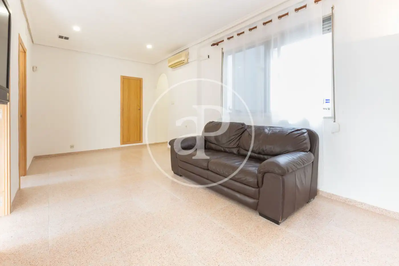 Sala d'estar de Pis en venda en Valencia amb Aire condicionat i Calefacció