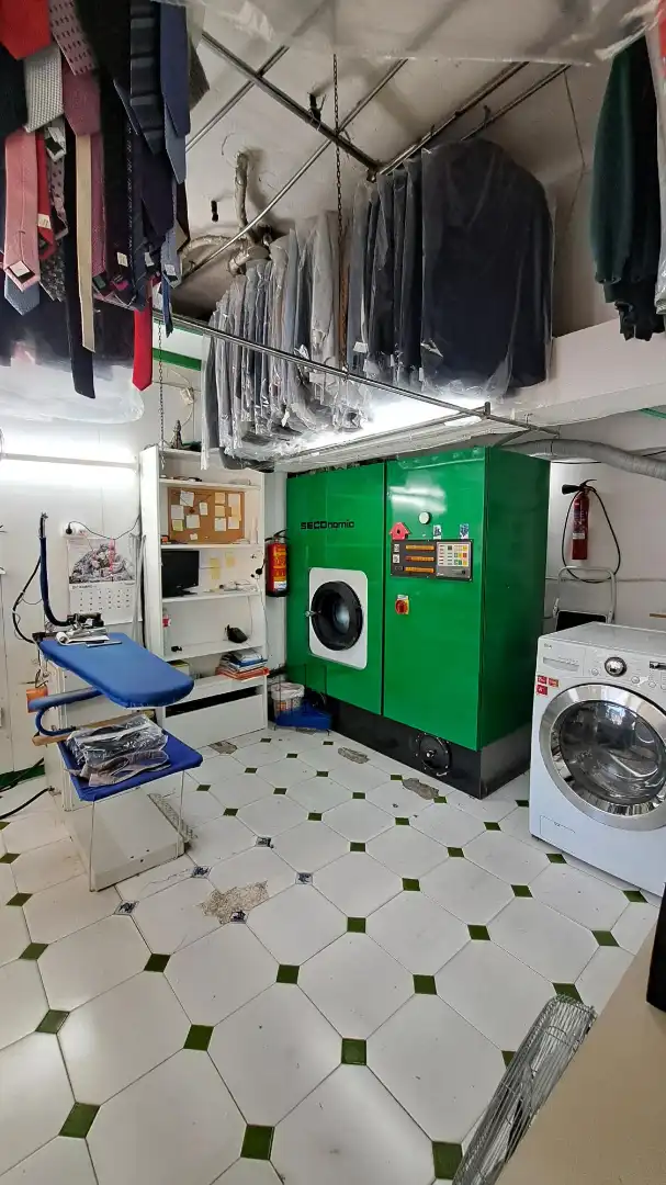 Local en venda en Las Rozas de Madrid amb Moblat i Alarma