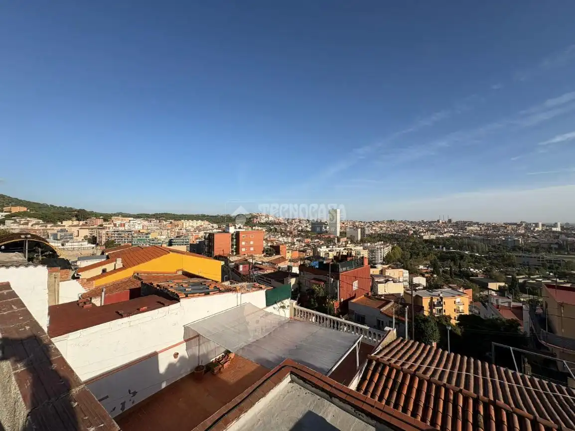 Vista exterior de Local en venta en Santa Coloma de Gramenet