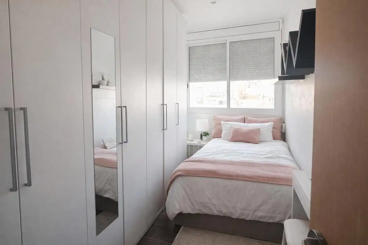 Bedroom of Flat for sale in Badalona