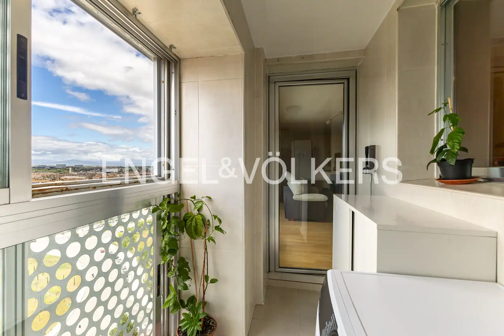 Terraza de Piso en venta en Madrid con Calefacción, Trastero y Piscina