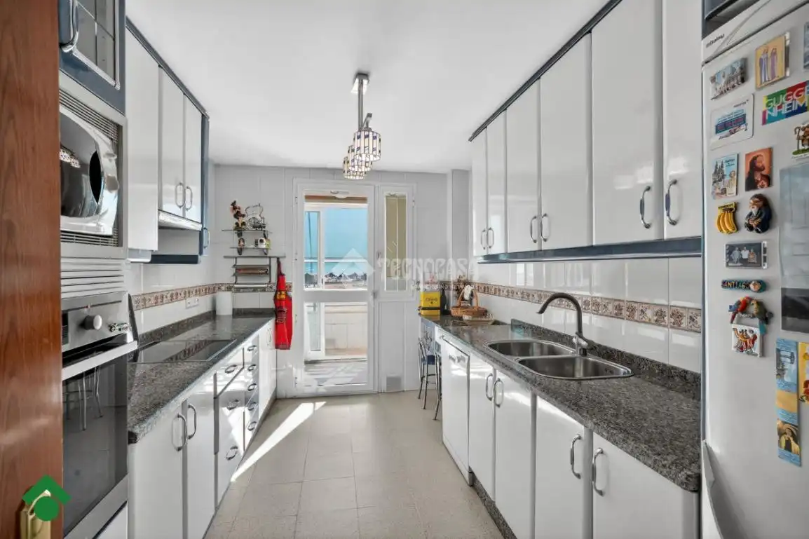 Cocina de Piso en venta en Córdoba con Aire acondicionado, Calefacción y Jardín privado