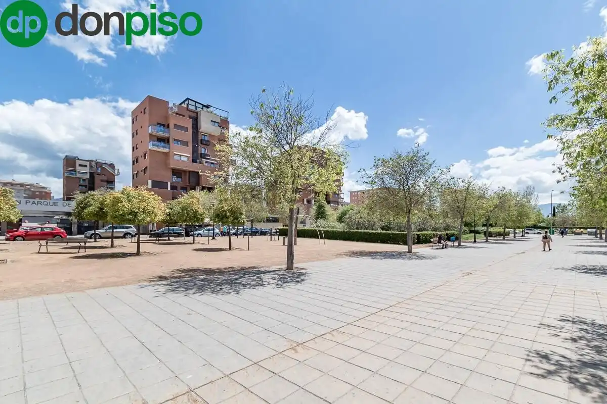 Exterior view of Flat for sale in Granada  with Air Conditioner, Terrace and Community pool
