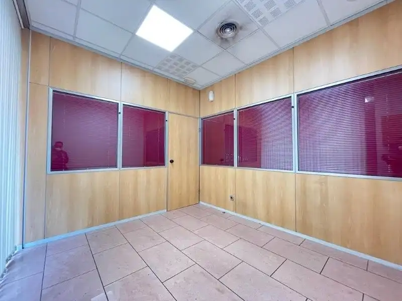 Local comercial en venda a Centre, imagen 2